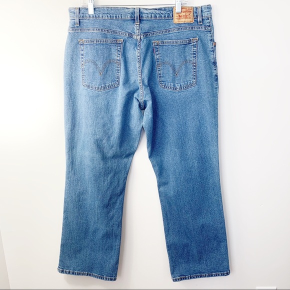 550 Relaxed Levi’s light wash Jeans Size 18S - Picture 3 of 6
